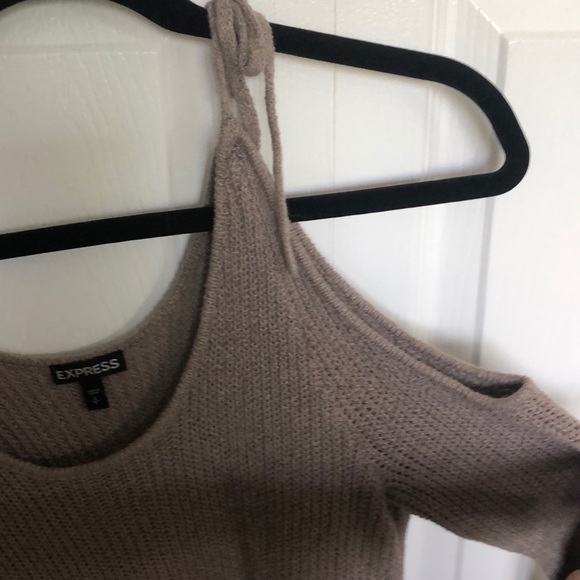 Express sweater. - Picture 4 of 5